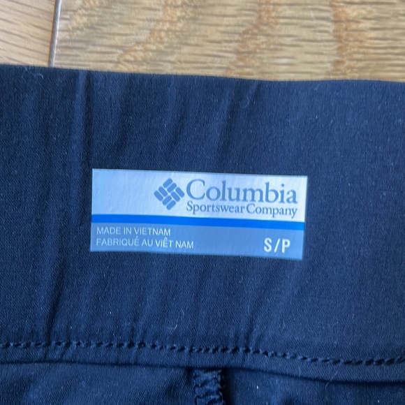 *SOLD* NWT Columbia active fit straight leg black pants - Picture 4 of 6